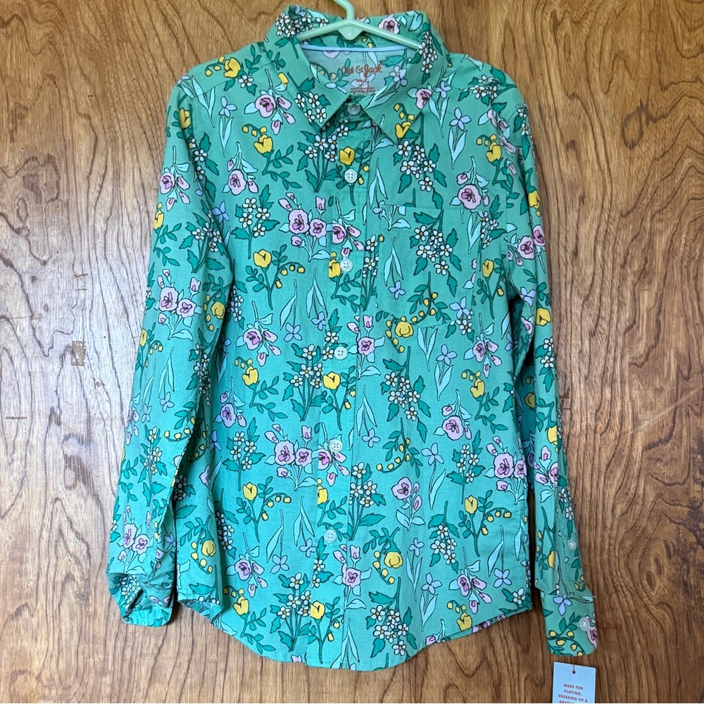 🌼🌸 Cat & Jack Light Green Button Down with Floral Pattern 🐣